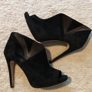 BCBG black peep toes